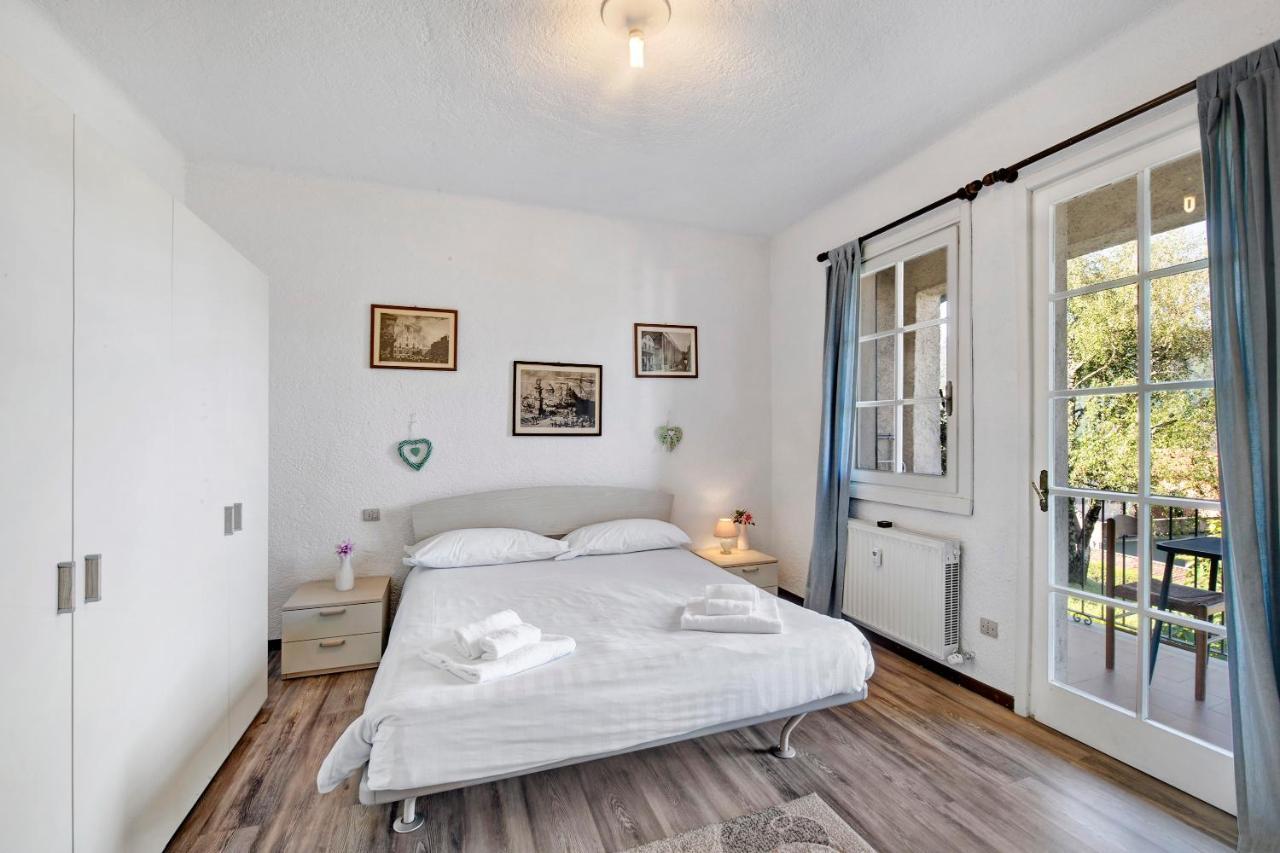 Residence I Prati Di Giussana Lierna Eksteriør billede